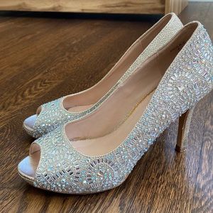 Lauren Lorraine size 8 peep toe bedazzled pumps